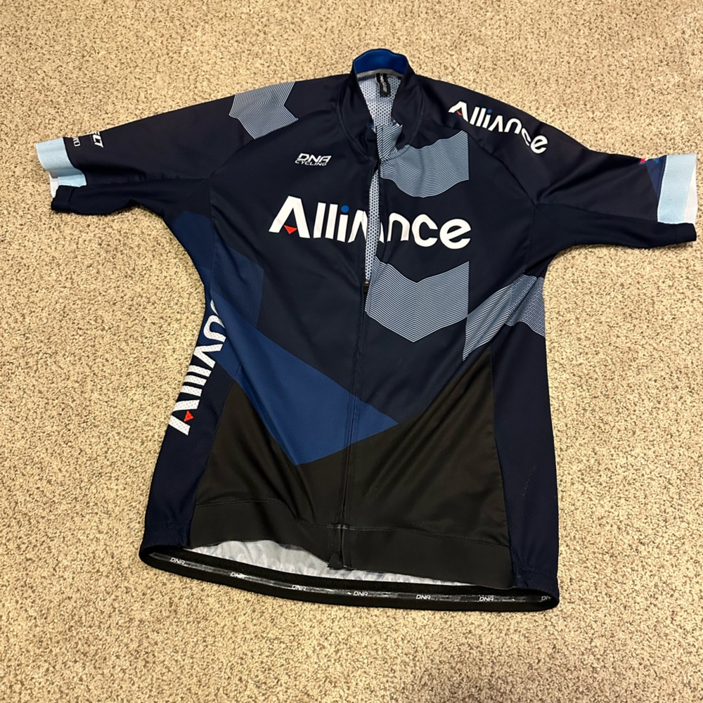 DNA cycling performance top size